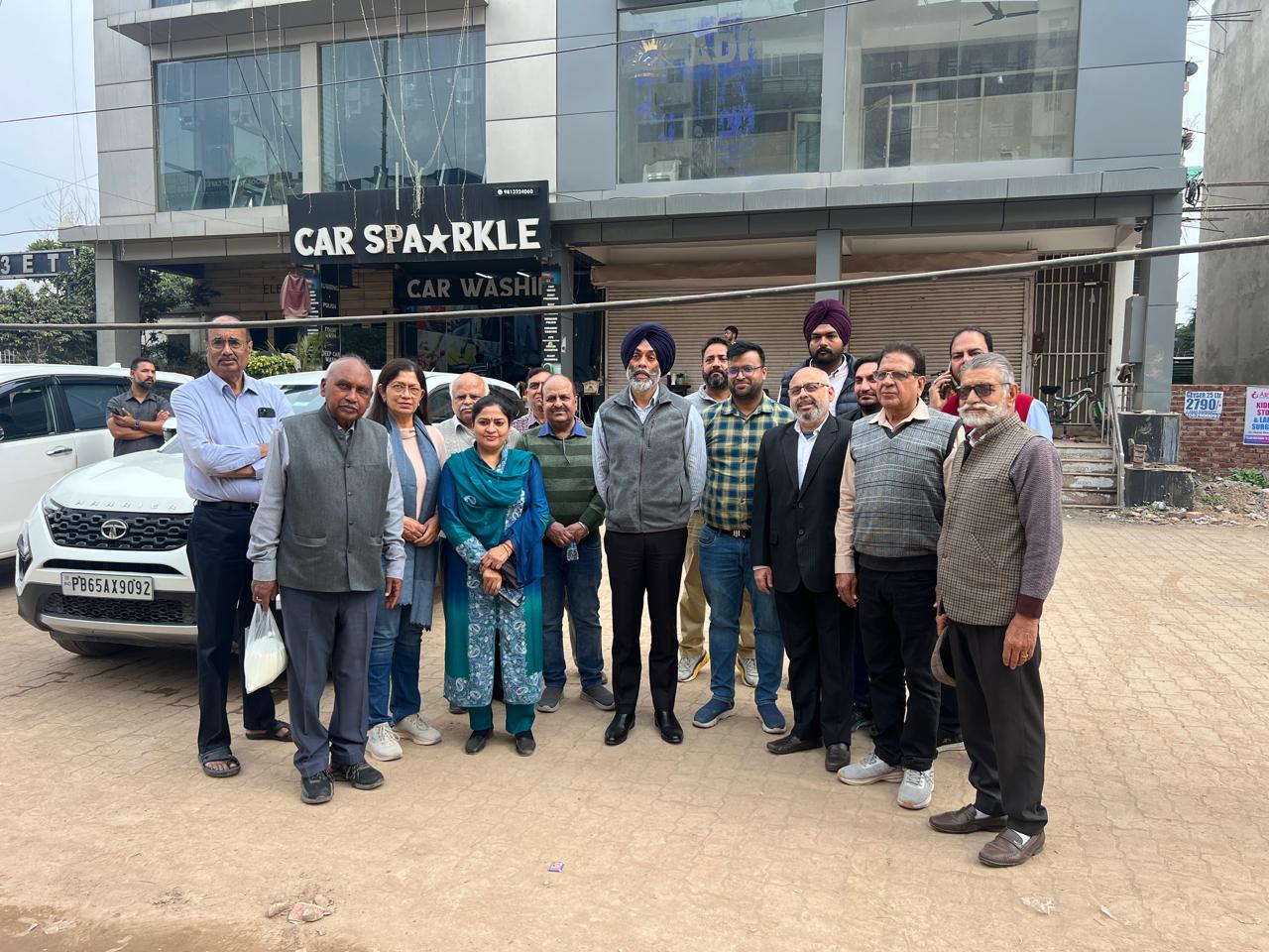 ਵਧੀਕ ਡਿਪਟੀ ਕਮਿਸ਼ਨਰ ਵੱਲੋਂ ਜ਼ੀਰਕਪੁਰ ਦੀ ਵੀ ਆਈ ਪੀ ਰੋਡ ਤੇ ਚੱਲ ਰਹੇ ਸੀਵਰੇਜ ਦੇ ਕੰਮ ਦਾ ਜਾਇਜ਼ਾ